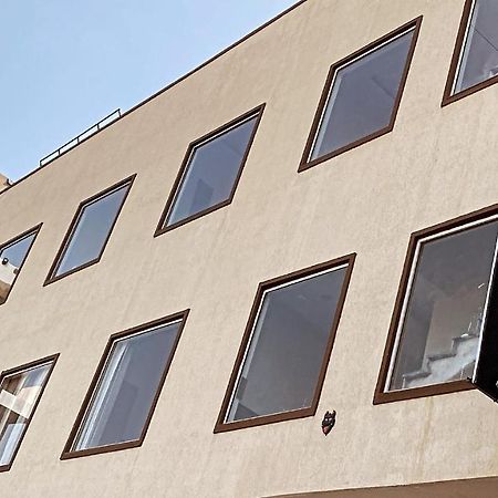 Hotel Woodlark Zirakpur - A Peaceful Stay 외부 사진