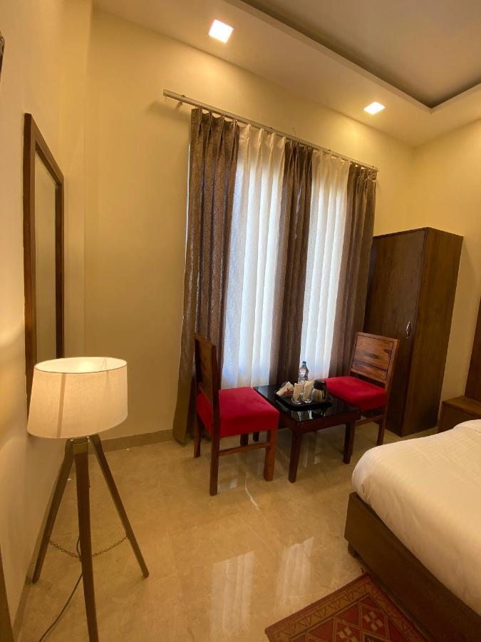 Hotel Woodlark Zirakpur - A Peaceful Stay 외부 사진
