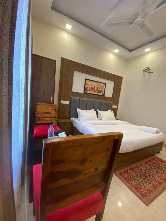Hotel Woodlark Zirakpur - A Peaceful Stay 외부 사진