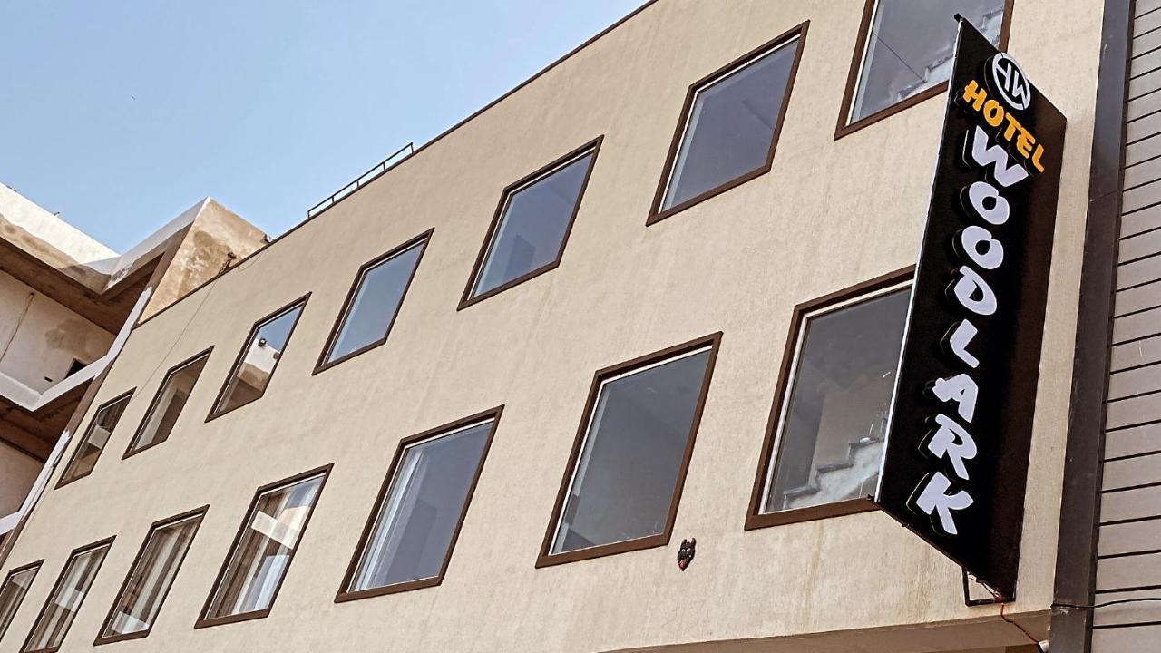 Hotel Woodlark Zirakpur - A Peaceful Stay 외부 사진