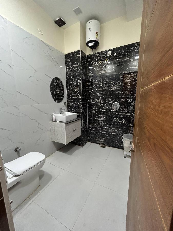 Hotel Woodlark Zirakpur - A Peaceful Stay 외부 사진
