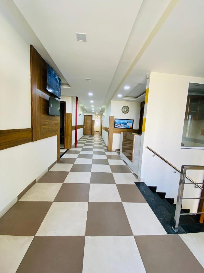 Hotel Woodlark Zirakpur - A Peaceful Stay 외부 사진